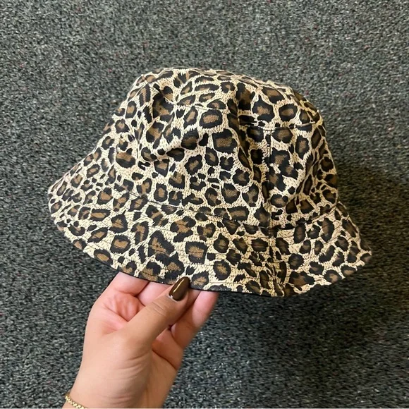 URBAN OUTFITTERS Brown & Beige Leopard Cheetah Animal Print Bucket Hat Accessory - Picture 8 of 16